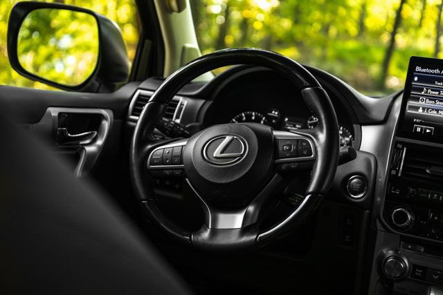 Used 2020 Lexus GX 460 Luxury w/ Luxury Sport Package AWD/4WD image 16