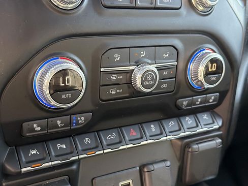 Used 2019 GMC Sierra 1500 Denali w/ Denali Ultimate Package AWD/4WD image 39