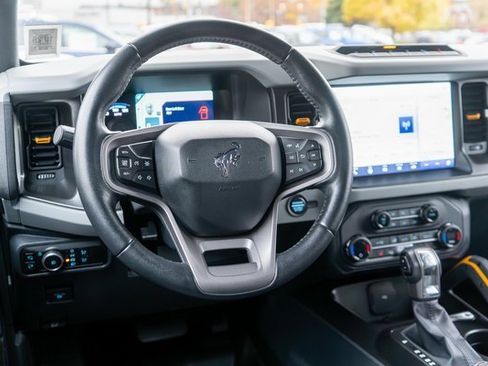 Used 2023 Ford Bronco Badlands w/ Sasquatch Package image 18