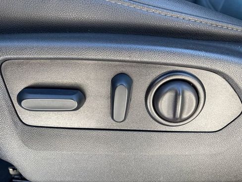 Used 2023 GMC Sierra 2500 SLT w/ SLT Preferred Package image 36