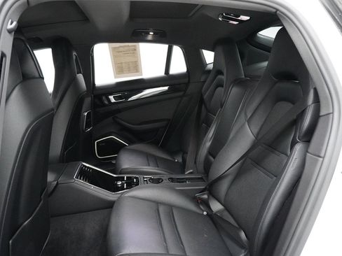 Used 2022 Porsche Panamera 4 w/ Premium Package image 15