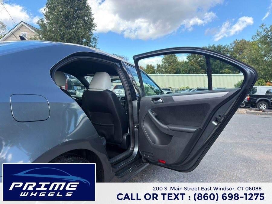 Used 2016 Volkswagen Jetta Sport FWD image 14