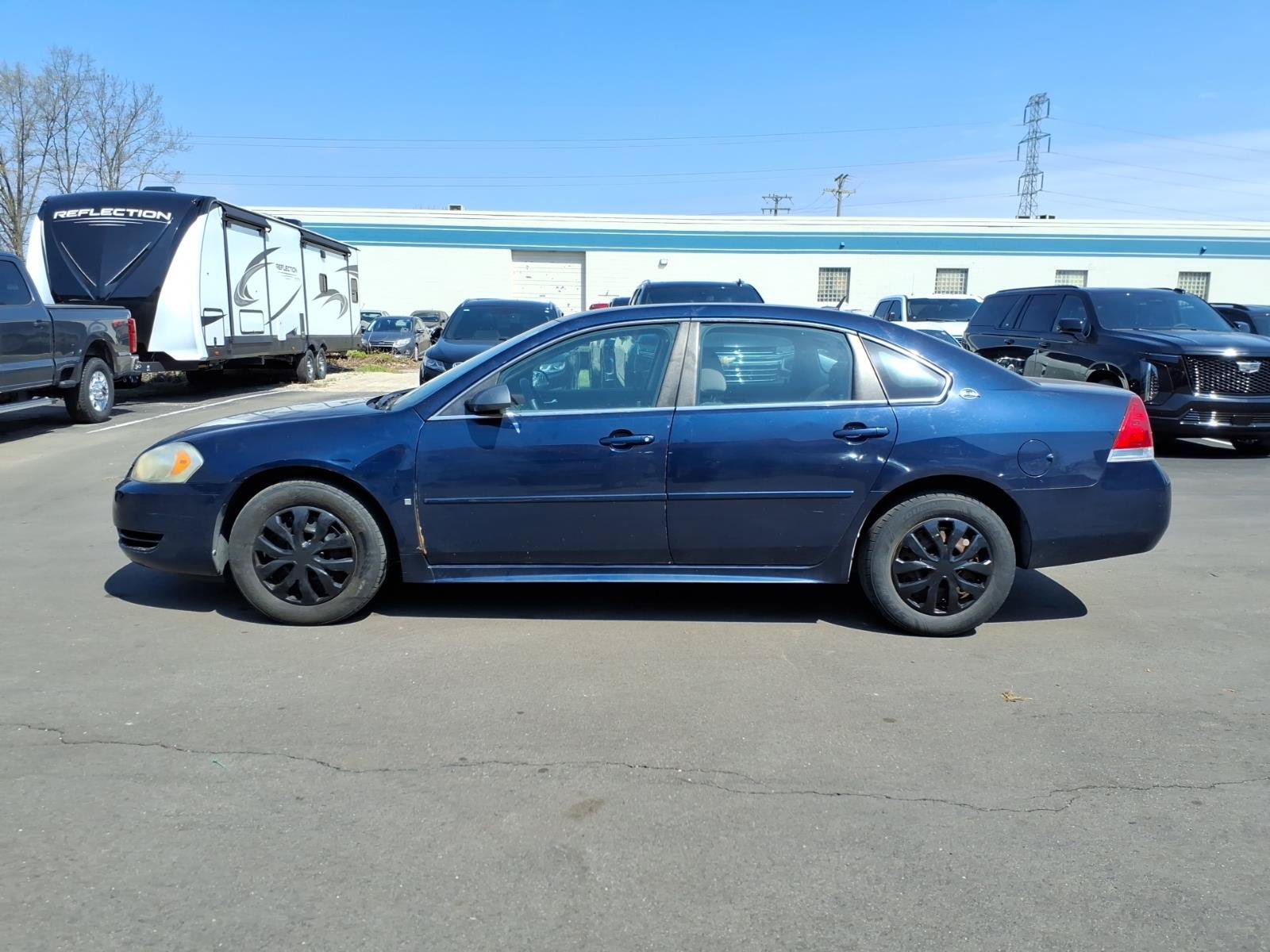 Used 2009 Chevrolet Impala LS FWD image 2