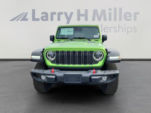 New 2026 Jeep Wrangler Unlimited Rubicon w/ Steel Bumper Group AWD/4WD image 9