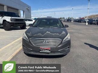 Used 2016 Hyundai Sonata SE FWD video 2
