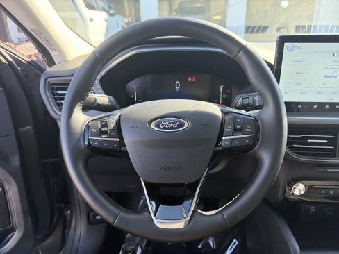 Used 2025 Ford Escape SE FWD image 21