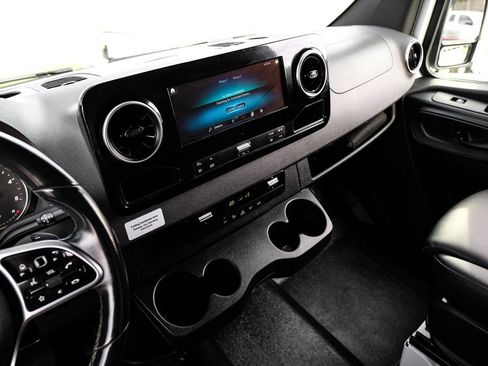 Used 2024 Mercedes-Benz Sprinter 2500 image 20