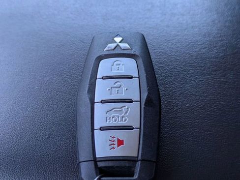 Used 2024 Mitsubishi Outlander SE image 31