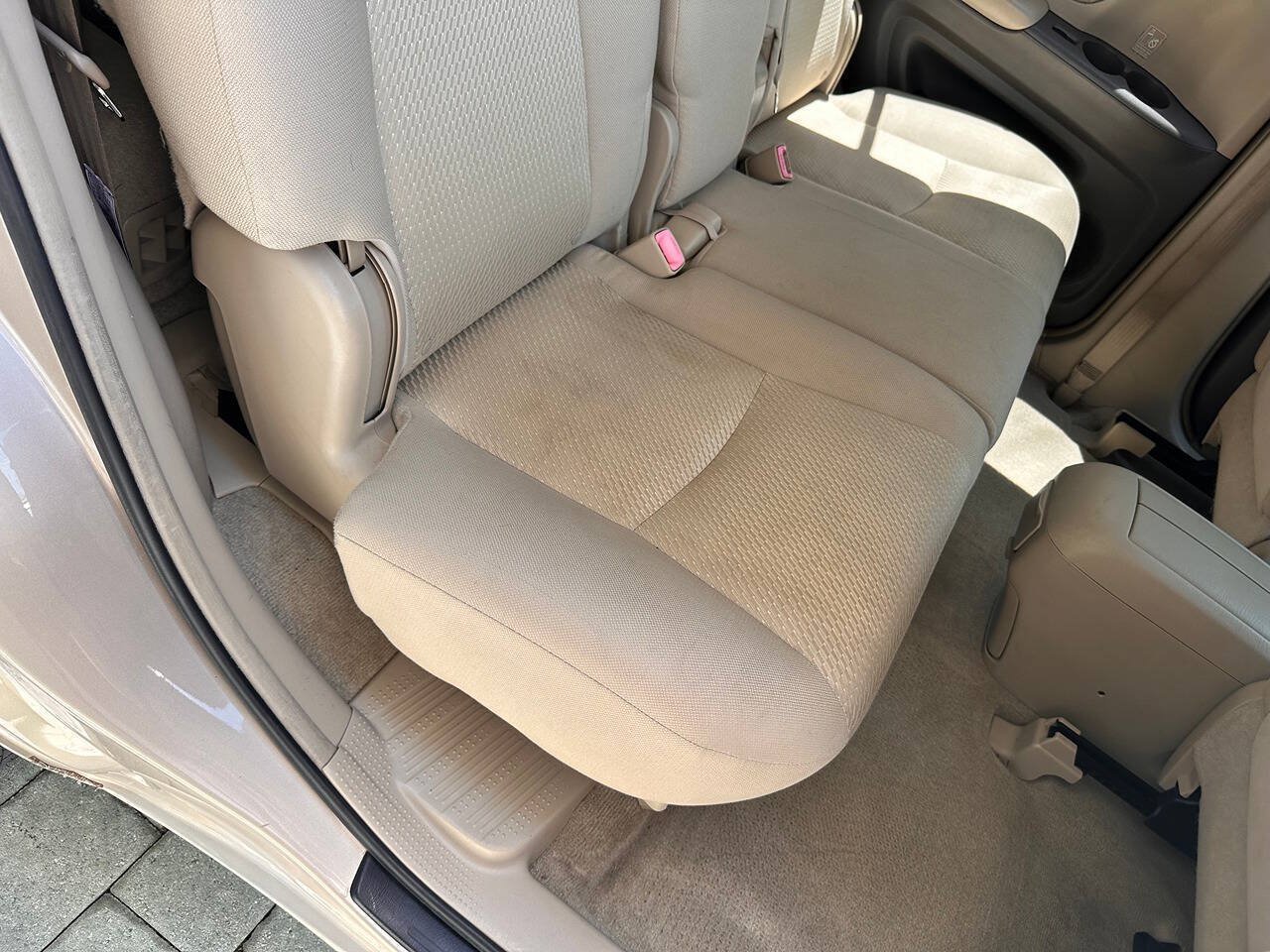 Used 2005 Toyota Highlander 2WD V6 w/ 3rd Row image 74