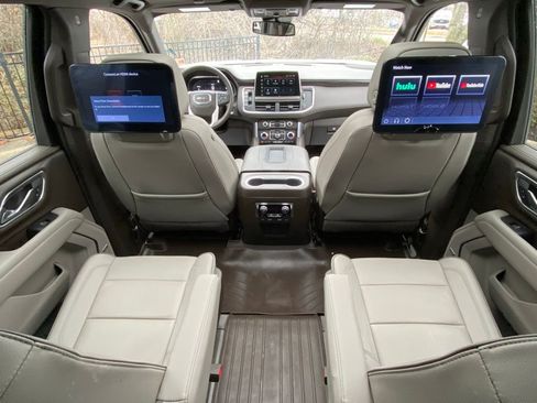 Used 2023 GMC Yukon SLT w/ SLT Premium Package image 33