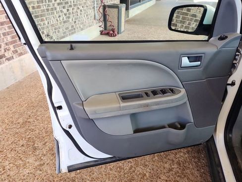 Used 2007 Ford Freestyle SEL image 10