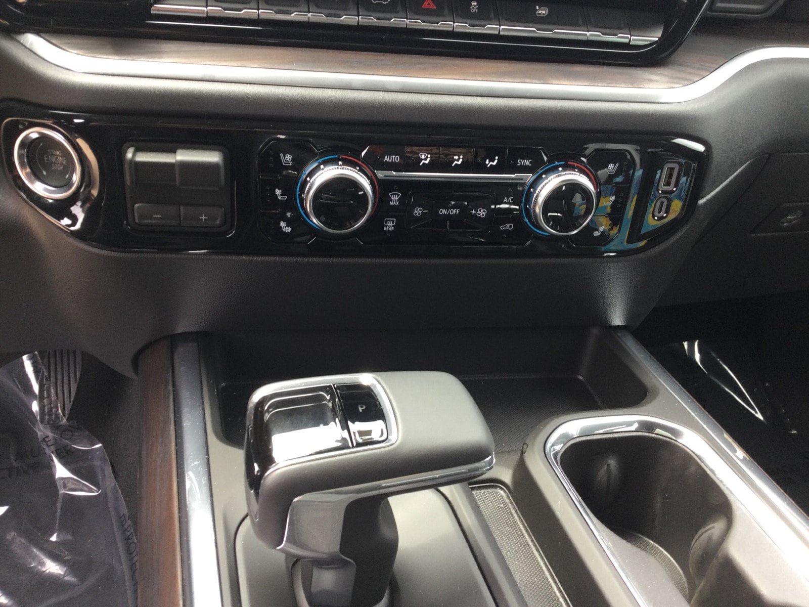 Used 2026 GMC Sierra 1500 SLT w/ SLT Premium Package AWD/4WD image 16