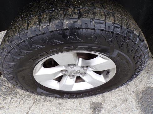 Used 2018 RAM 1500 Express image 45