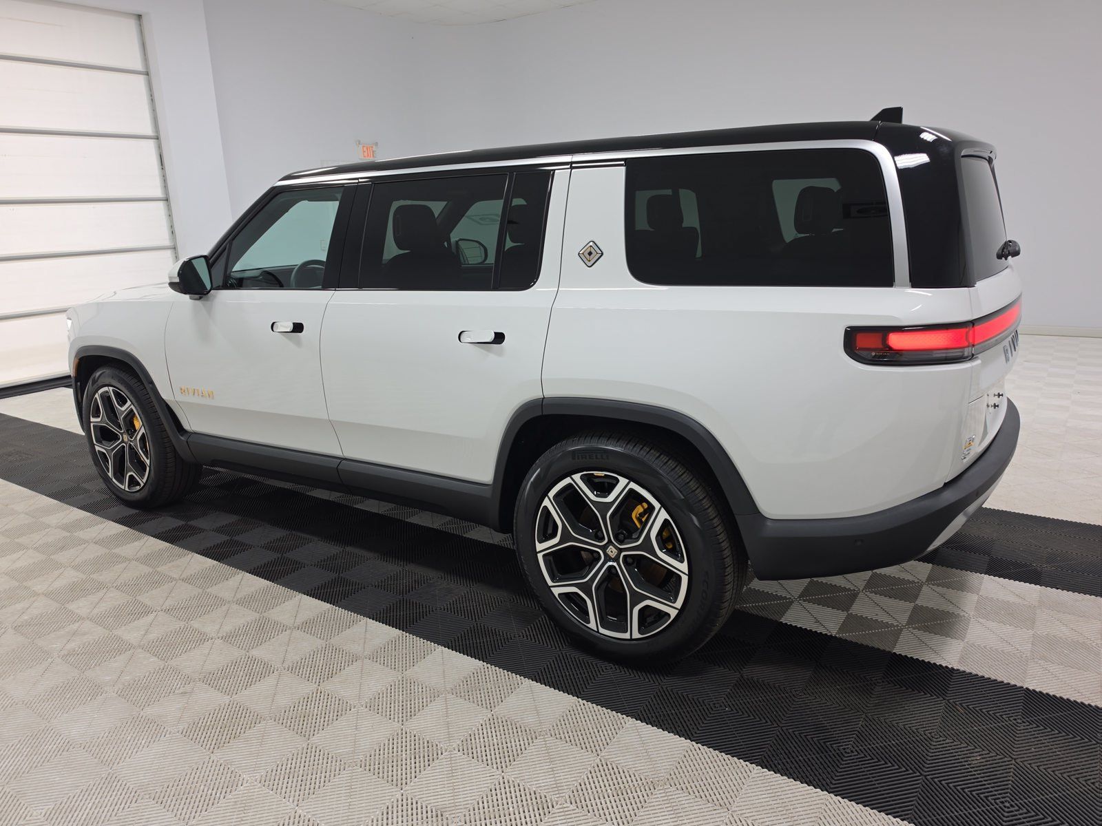 Used 2024 Rivian R1S Adventure Quad AWD/4WD image 3