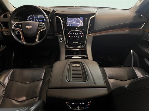 Used 2020 Cadillac Escalade Premium Luxury image 19
