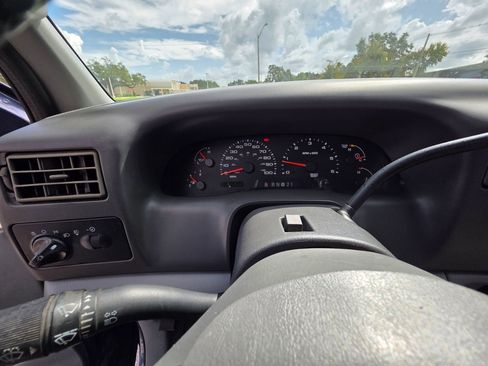 Used 2004 Ford F250 XL image 9