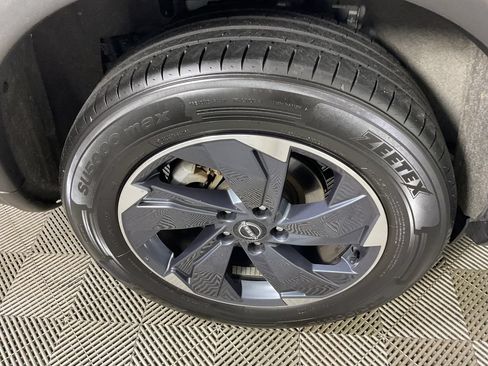 Used 2024 Nissan Rogue SV FWD image 10