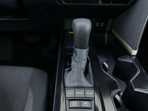 Used 2025 Toyota Camry LE image 23