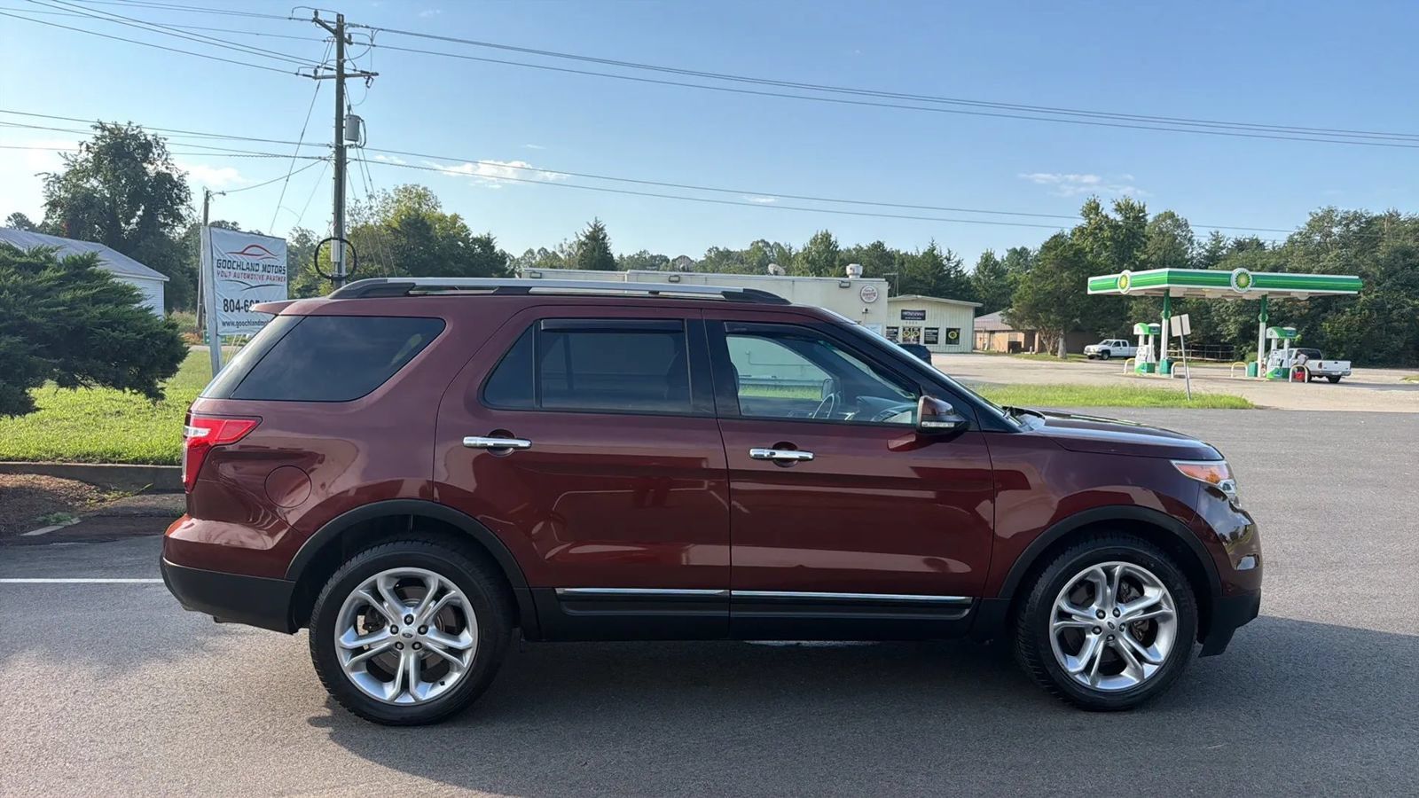 Used 2015 Ford Explorer Limited w/ Equipment Group 302A AWD/4WD image 8