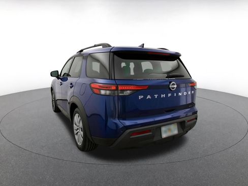 Used 2025 Nissan Pathfinder SV AWD/4WD image 7