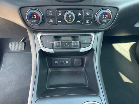 Used 2023 GMC Terrain SLE w/ Driver Convenience Package FWD image 23