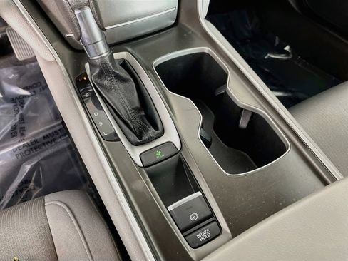Used 2018 Honda Accord LX image 23