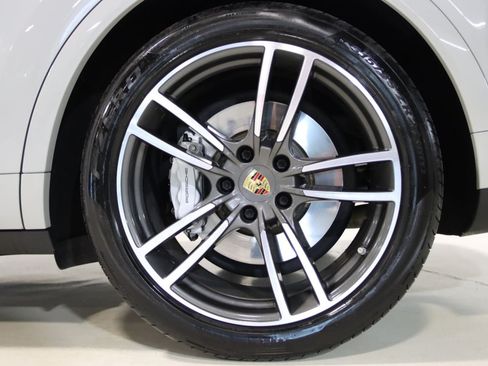 Used 2020 Porsche Cayenne Turbo AWD/4WD image 89