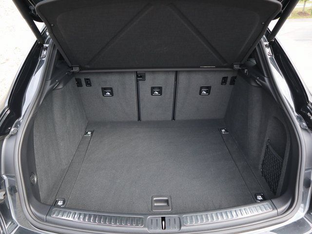 Certified 2024 Porsche Macan AWD/4WD image 25