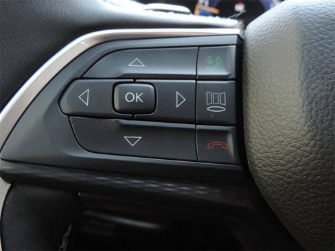 Used 2025 Jeep Grand Cherokee L Altitude image 26