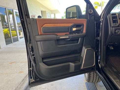 New 2024 RAM 2500 Limited image 40