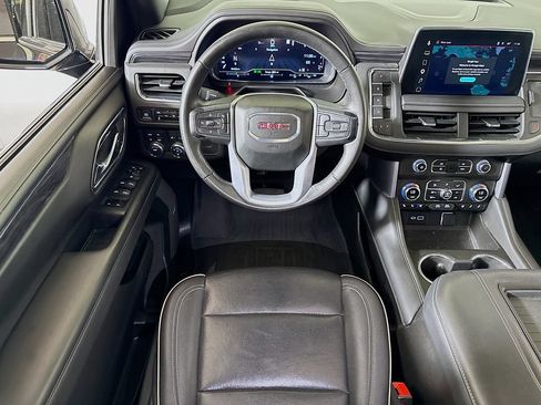 Used 2023 GMC Yukon XL SLT AWD/4WD image 22