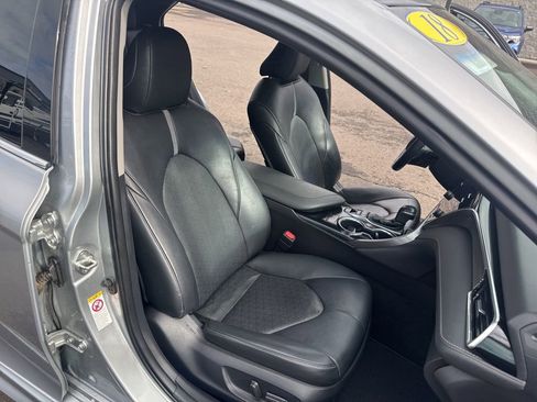 Used 2018 Toyota Camry XSE image 12