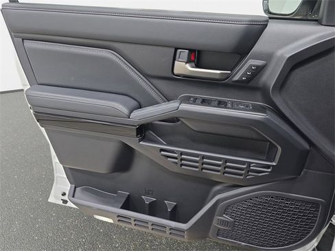 Certified 2025 Toyota 4Runner Limited image 24