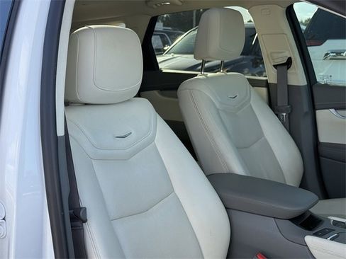 Used 2021 Cadillac XT5 Premium Luxury image 19