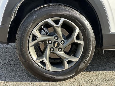 Used 2024 Chevrolet Trax LT w/ Driver Confidence Package image 30