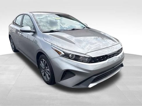 Certified 2024 Kia Forte LXS FWD image 1