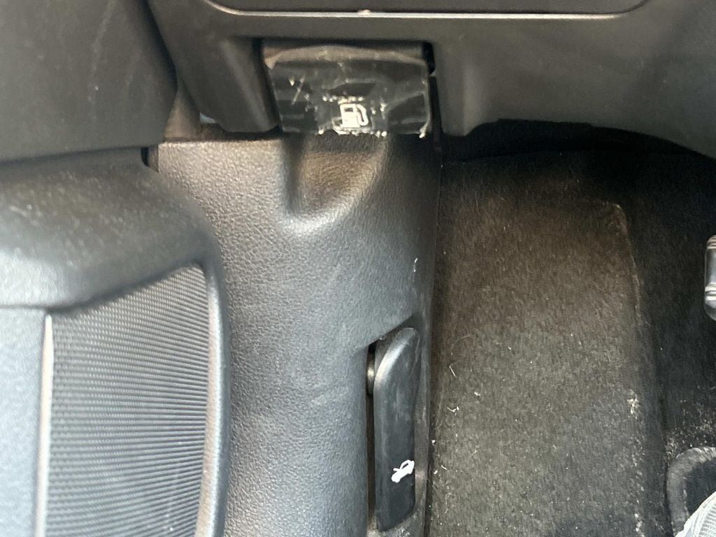 Certified 2020 Nissan Sentra SV FWD image 32