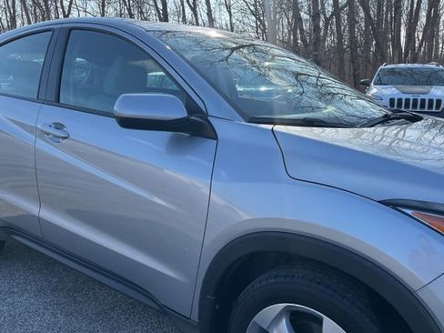 Used 2021 Honda HR-V LX image 15