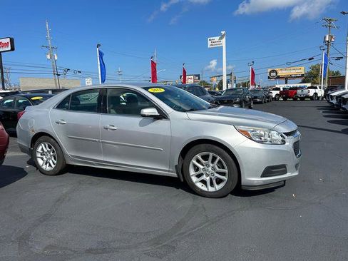 Used 2014 Chevrolet Malibu LT w/ Power Convenience Package image 2