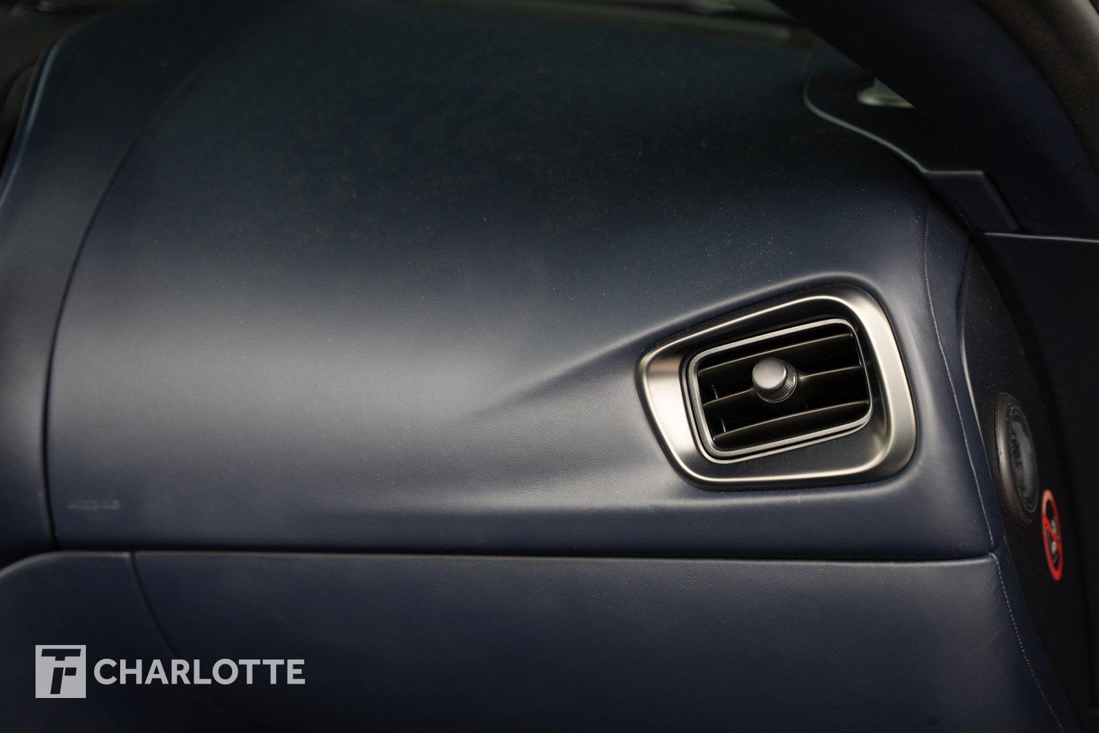 Used 2019 Aston Martin DB11 Volante RWD image 33