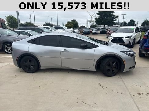 Used 2024 Toyota Prius LE AWD/4WD image 2