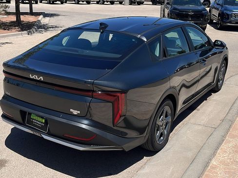 Used 2025 Kia K4 FWD image 8