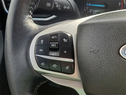 Used 2023 Ford Explorer XLT w/ Equipment Group 202A image 13