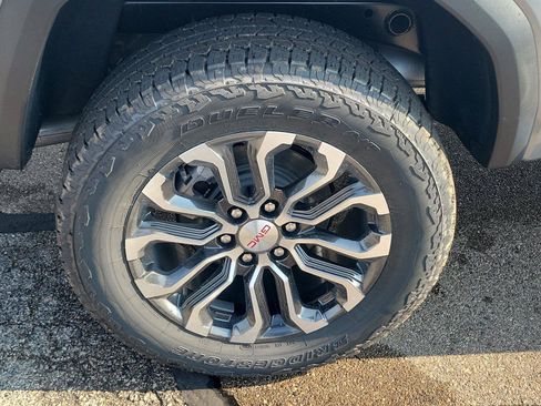 New 2026 GMC Canyon Denali AWD/4WD image 5