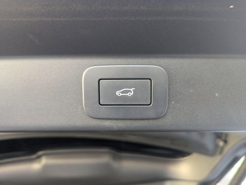 Used 2023 Land Rover Range Rover Sport SE Dynamic image 14