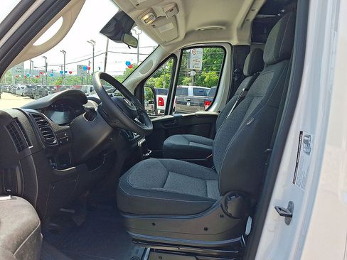 Used 2025 RAM ProMaster 2500 w/ U-Haul Equipment Group FWD image 11
