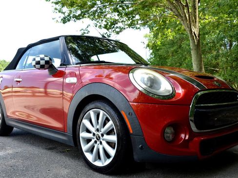 Used 2018 MINI Cooper S image 4