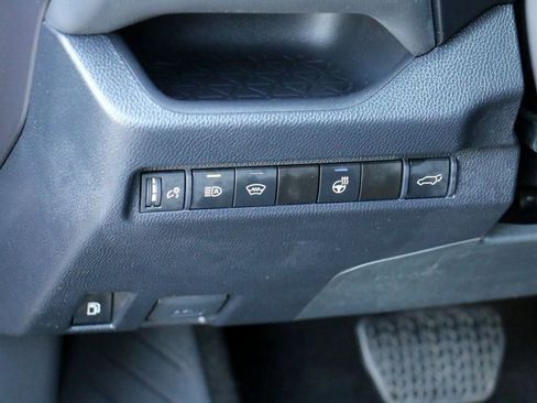 Used 2024 Toyota RAV4 SE image 19