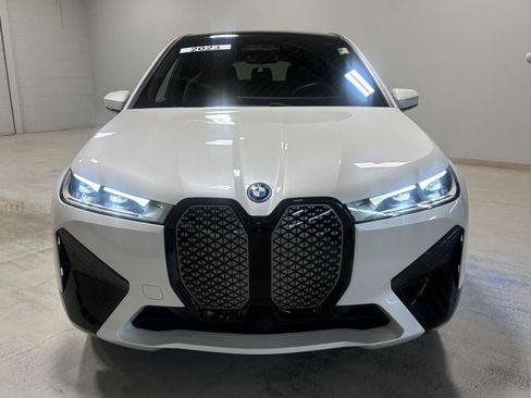 Used 2023 BMW iX xDrive50 w/ Premium Package AWD/4WD image 12