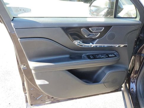 Used 2023 Lincoln Corsair FWD image 14